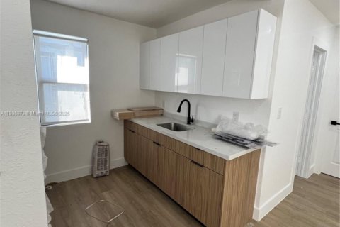 Снять в аренду виллу или дом в Майами, Флорида 2 спальни, 111.85м2, № 1963603 - фото 10