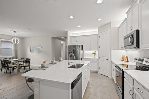 House in Sarasota, Florida 2 bedrooms, 155.61 sq.m. № 1532995 - photo 7