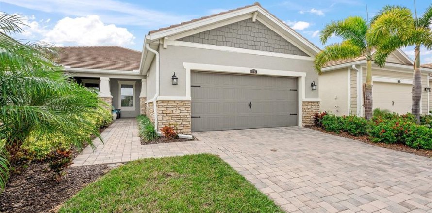 House in Sarasota, Florida 2 bedrooms, 155.61 sq.m. № 1532995