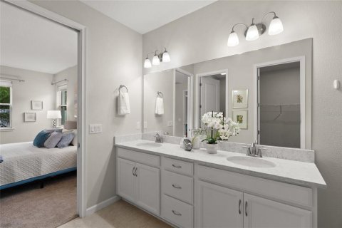 House in Sarasota, Florida 2 bedrooms, 155.61 sq.m. № 1532995 - photo 22