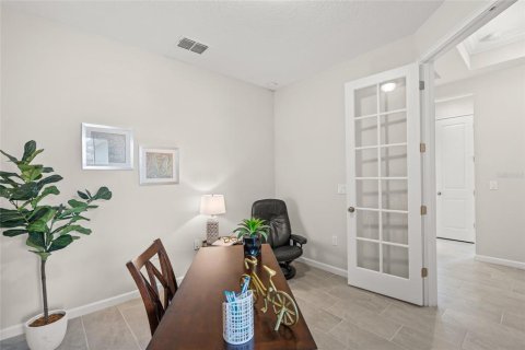 House in Sarasota, Florida 2 bedrooms, 155.61 sq.m. № 1532995 - photo 25