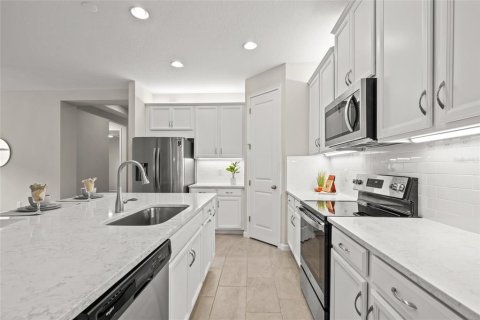 House in Sarasota, Florida 2 bedrooms, 155.61 sq.m. № 1532995 - photo 8