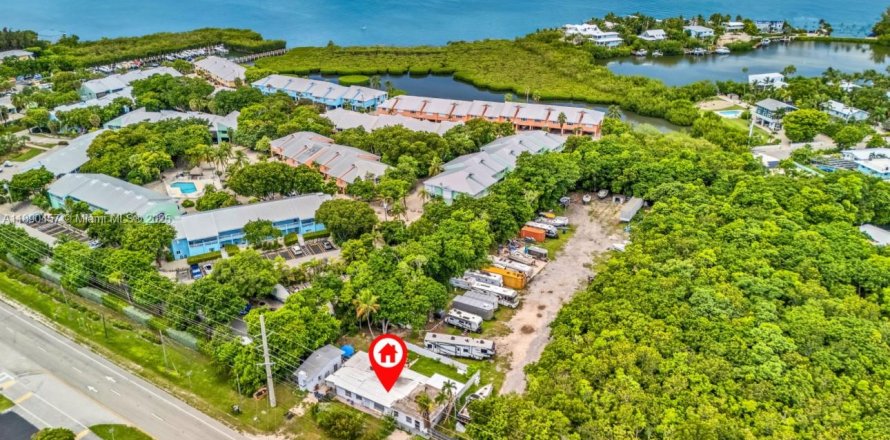 Propiedad comercial en Key Largo, Florida № 2013390