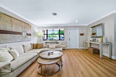 Casa en venta en Hollywood, Florida, 3 dormitorios, 186.18 m2 № 1852431 - foto 3