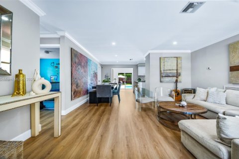 Casa en venta en Hollywood, Florida, 3 dormitorios, 186.18 m2 № 1852431 - foto 4