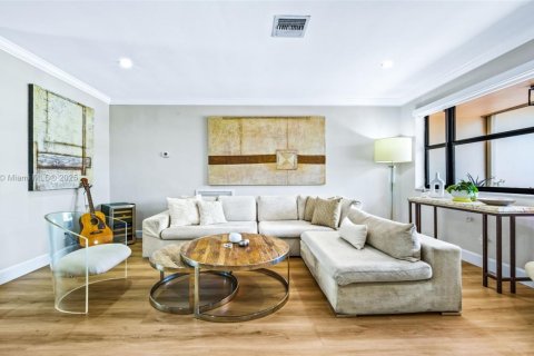Casa en venta en Hollywood, Florida, 3 dormitorios, 186.18 m2 № 1852431 - foto 2