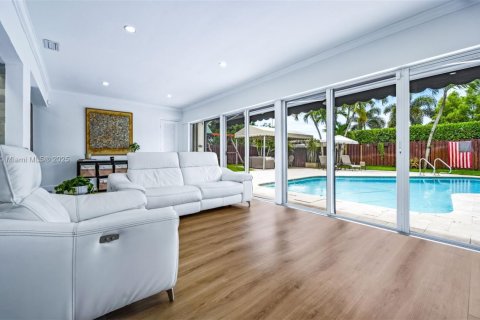 Casa en venta en Hollywood, Florida, 3 dormitorios, 186.18 m2 № 1852431 - foto 6