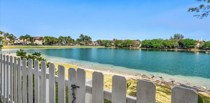 Таунхаус в Хомстед, Флорида 3 спальни, 178.93м2 № 2005243