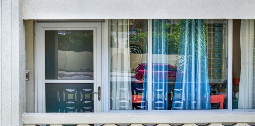 Condo in Saint Petersburg, Florida, 1 bedroom № 1554884