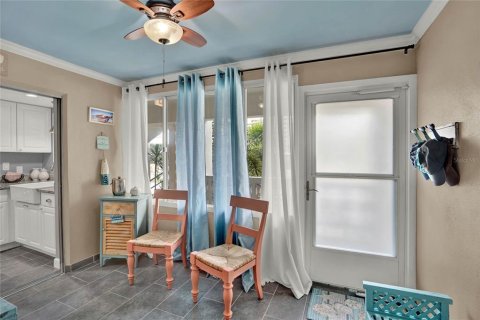 Condo in Saint Petersburg, Florida, 1 bedroom  № 1554884 - photo 12