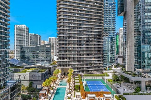 Condo in Miami, Florida, 2 bedrooms № 1989527 - photo 30