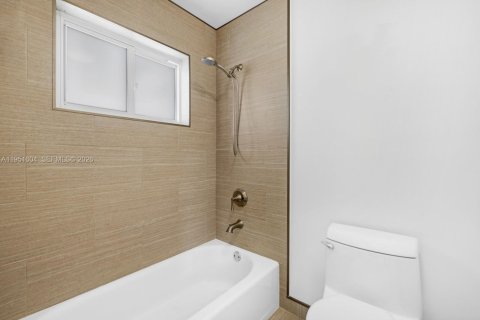 Снять в аренду виллу или дом в Майами, Флорида 4 спальни, 251.77м2, № 2006049 - фото 17