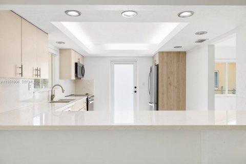 Снять в аренду виллу или дом в Майами, Флорида 4 спальни, 251.77м2, № 2006049 - фото 9