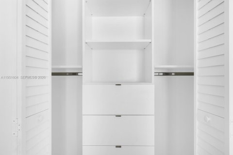 Снять в аренду виллу или дом в Майами, Флорида 4 спальни, 251.77м2, № 2006049 - фото 20