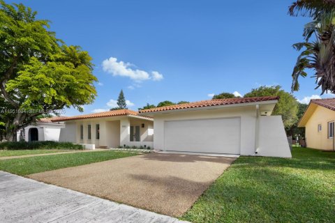 Снять в аренду виллу или дом в Майами, Флорида 4 спальни, 251.77м2, № 2006049 - фото 3