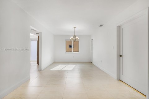 Снять в аренду виллу или дом в Майами, Флорида 4 спальни, 251.77м2, № 2006049 - фото 12