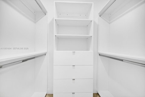 Снять в аренду виллу или дом в Майами, Флорида 4 спальни, 251.77м2, № 2006049 - фото 18