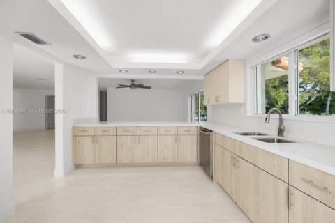 Снять в аренду виллу или дом в Майами, Флорида 4 спальни, 251.77м2, № 2006049 - фото 10