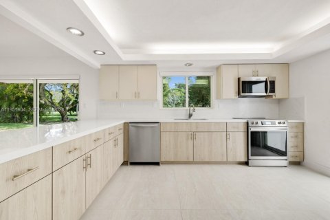 Снять в аренду виллу или дом в Майами, Флорида 4 спальни, 251.77м2, № 2006049 - фото 11