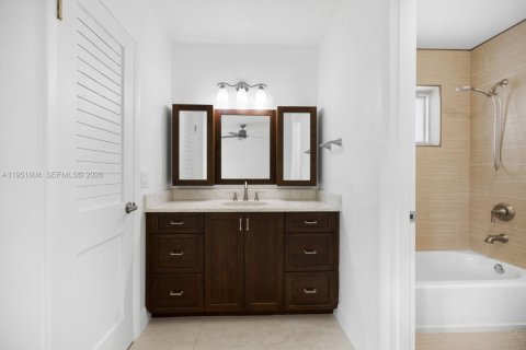 Снять в аренду виллу или дом в Майами, Флорида 4 спальни, 251.77м2, № 2006049 - фото 16