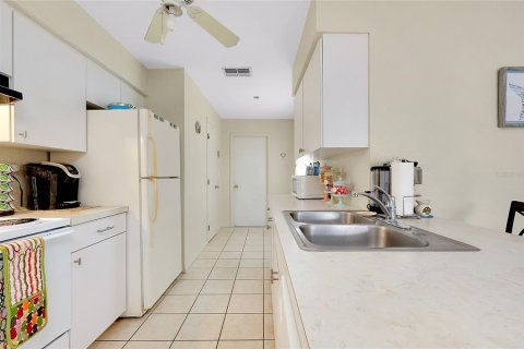 House in Rotonda, Florida 2 bedrooms, 110.74 sq.m. № 1663160 - photo 18