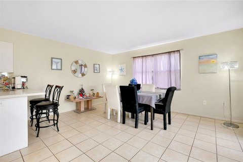 House in Rotonda, Florida 2 bedrooms, 110.74 sq.m. № 1663160 - photo 12