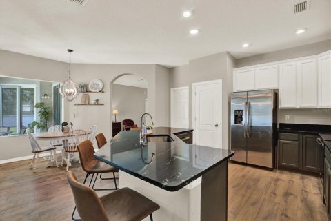 House in Land O' Lakes, Florida 5 bedrooms, 282.52 sq.m. № 1802958 - photo 12