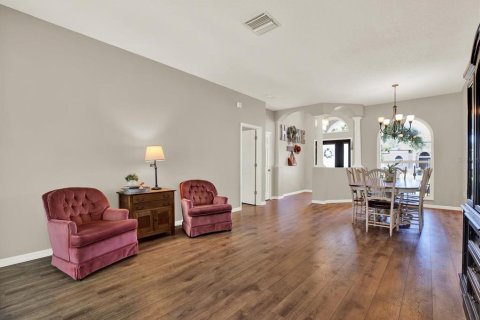 House in Land O' Lakes, Florida 5 bedrooms, 282.52 sq.m. № 1802958 - photo 27