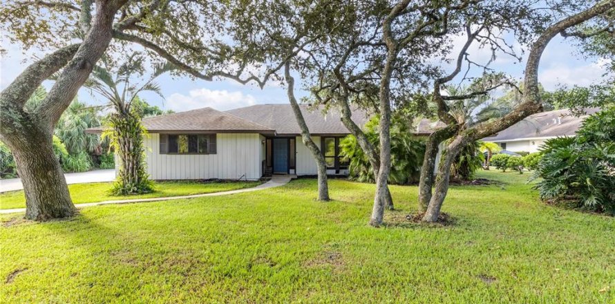 Villa ou maison à New Smyrna Beach, Floride 3 chambres, 188.78 m2 № 2318459
