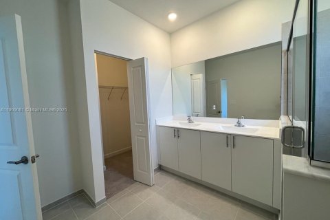 Снять в аренду таунхаус в Хомстед, Флорида 3 спальни, № 1982705 - фото 7