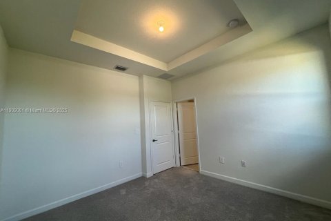 Снять в аренду таунхаус в Хомстед, Флорида 3 спальни, № 1982705 - фото 14