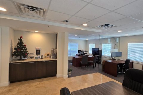 Propiedad comercial en alquiler en Maitland, Florida, 352.66 m2 № 1804981 - foto 14