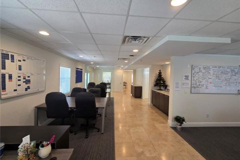 Propiedad comercial en alquiler en Maitland, Florida, 352.66 m2 № 1804981 - foto 13