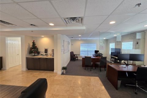 Propiedad comercial en alquiler en Maitland, Florida, 352.66 m2 № 1804981 - foto 18