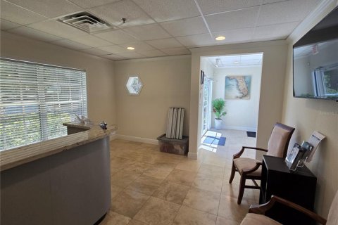 Propiedad comercial en alquiler en Maitland, Florida, 352.66 m2 № 1804981 - foto 4