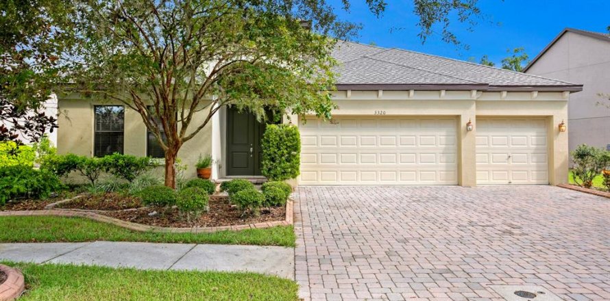 House in Lutz, Florida 4 bedrooms, 235.41 sq.m. № 1755408
