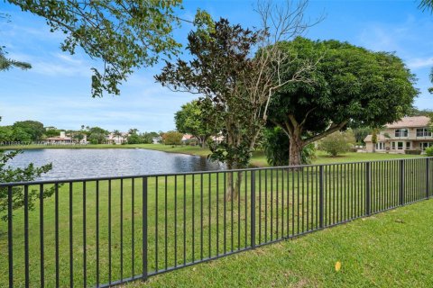 Villa ou maison à vendre à Boca Raton, Floride: 4 chambres, 279.08 m2 № 1950691 - photo 4