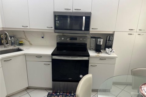 Condo in Boynton Beach, Florida, 3 bedrooms  № 1937513 - photo 13