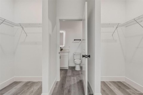 Купить виллу или дом в Норт-Порт, Флорида 12 комнат, 169.73м2, № 2101578 - фото 19