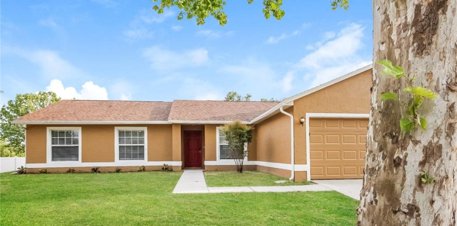 Casa en Clermont, Florida 4 dormitorios, 136.94 m2 № 1873280