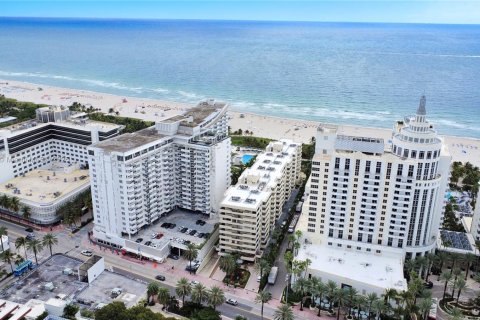 Copropriété à louer à Miami Beach, Floride: 2 chambres, 101.08 m2 № 1965270 - photo 2