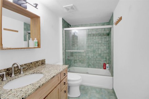 Copropriété à louer à Miami Beach, Floride: 2 chambres, 101.08 m2 № 1965270 - photo 15