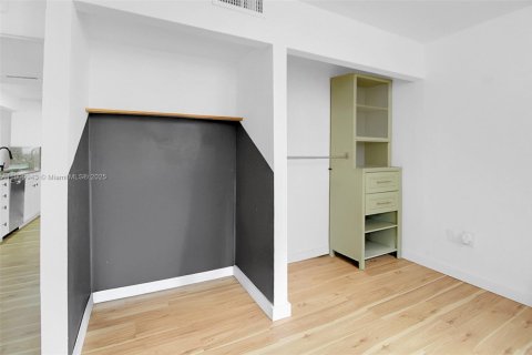 Copropriété à louer à Miami Beach, Floride: 2 chambres, 101.08 m2 № 1965270 - photo 12