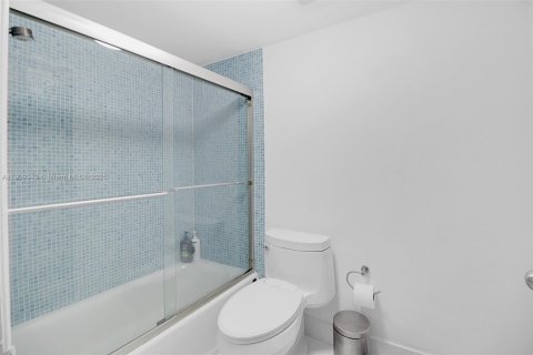 Copropriété à louer à Miami Beach, Floride: 2 chambres, 101.08 m2 № 1965270 - photo 21