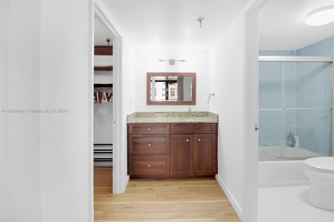 Copropriété à louer à Miami Beach, Floride: 2 chambres, 101.08 m2 № 1965270 - photo 18