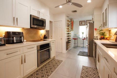 Villa ou maison à louer à Miami, Floride: 3 chambres, 142.88 m2 № 1867535 - photo 27