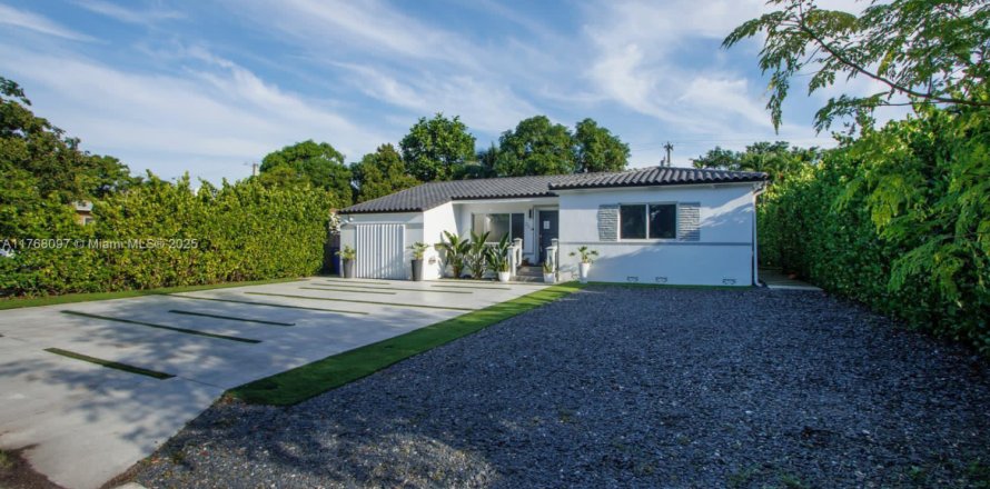 Villa ou maison à Miami, Floride 3 chambres, 142.88 m2 № 1867535