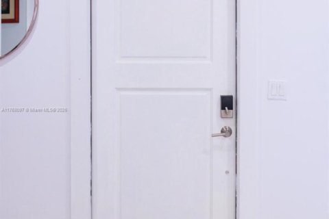 Villa ou maison à louer à Miami, Floride: 3 chambres, 142.88 m2 № 1867535 - photo 28