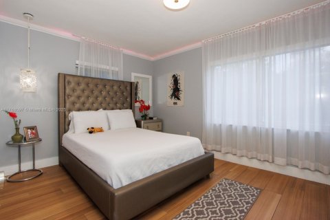 Villa ou maison à louer à Miami, Floride: 3 chambres, 142.88 m2 № 1867535 - photo 15