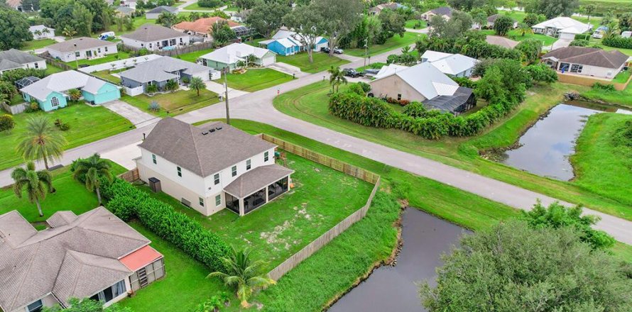 Casa en Port St. Lucie, Florida 5 dormitorios, 298.4 m2 № 2268390